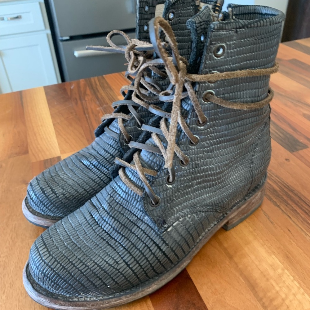 Freebird Manchester boots